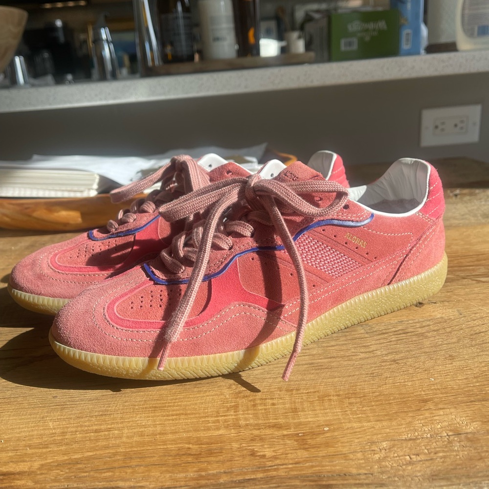 Women's Pink Suede Sneakers